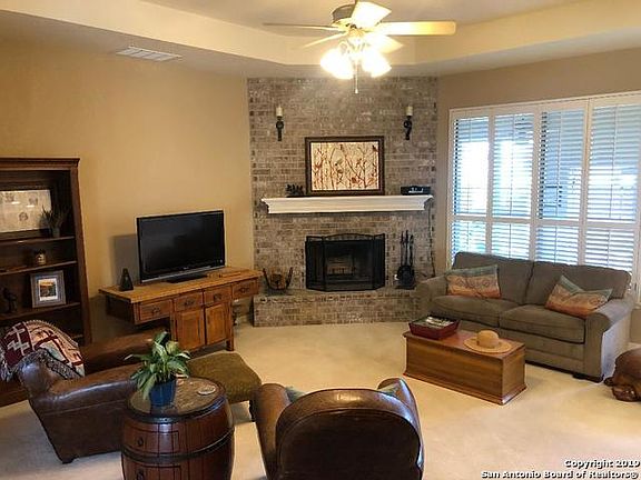 3rd image of 221 Oak Knoll Cir