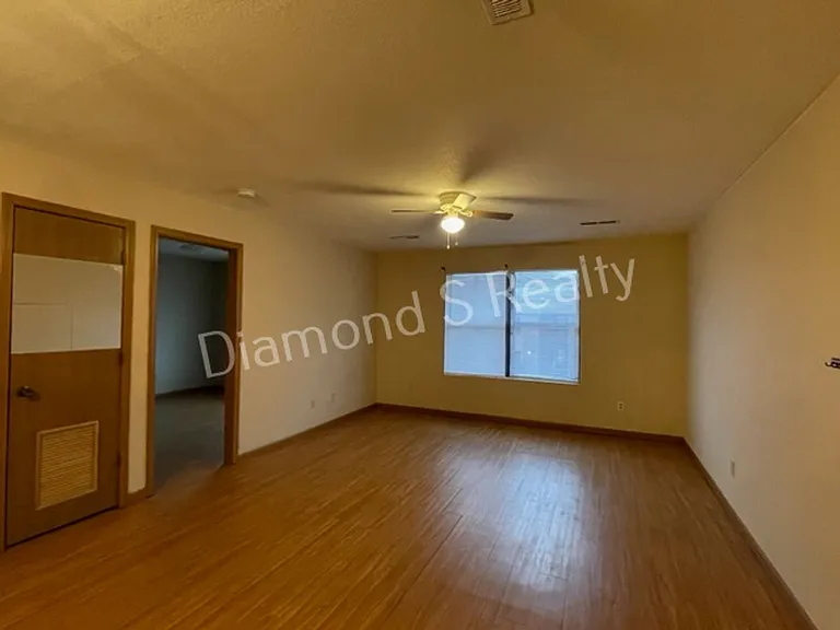 2159 East Macs Court — Photo 5