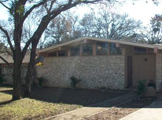 617 N Bishop St, San Marcos, TX 78666