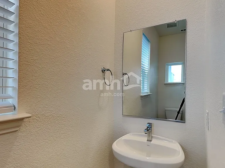 2718 Meadowood Hts — Photo 7