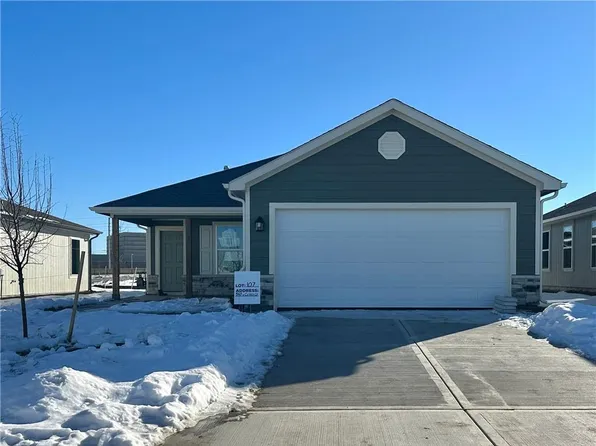 565 W Colleen Ct, Gardner, KS 66030