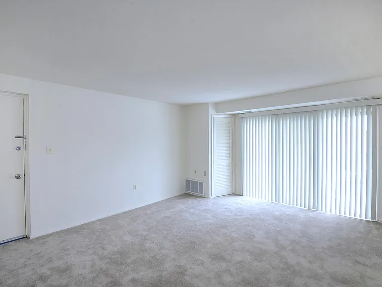 Cub Hill Apartments — Photo 6