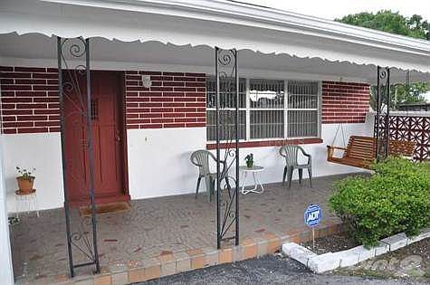 3rd image of 6601 N Hubert Ave
