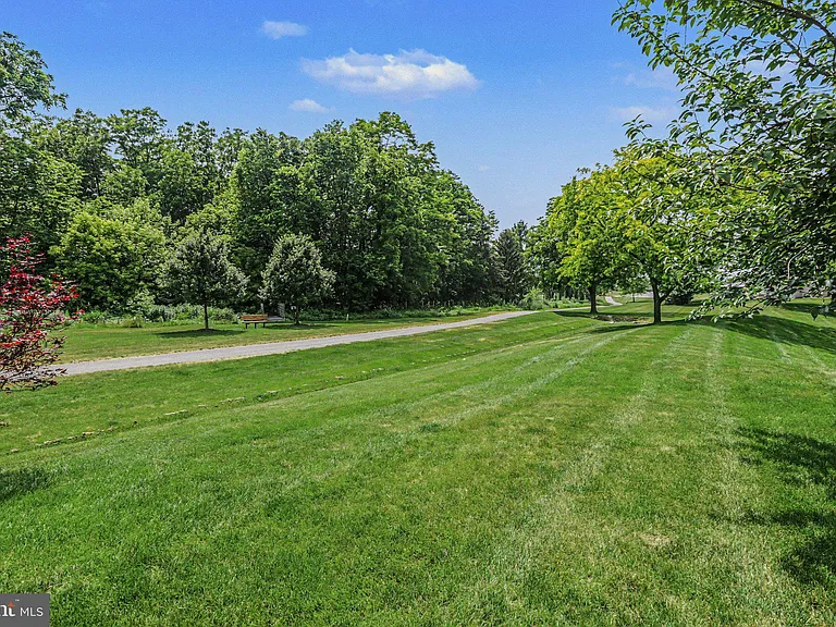 645 Springhouse Ln — Photo 28
