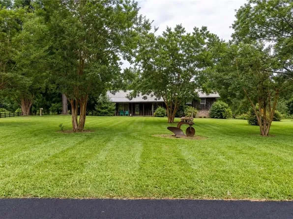 369 L Sullivan Rd, Winnfield, LA 71483