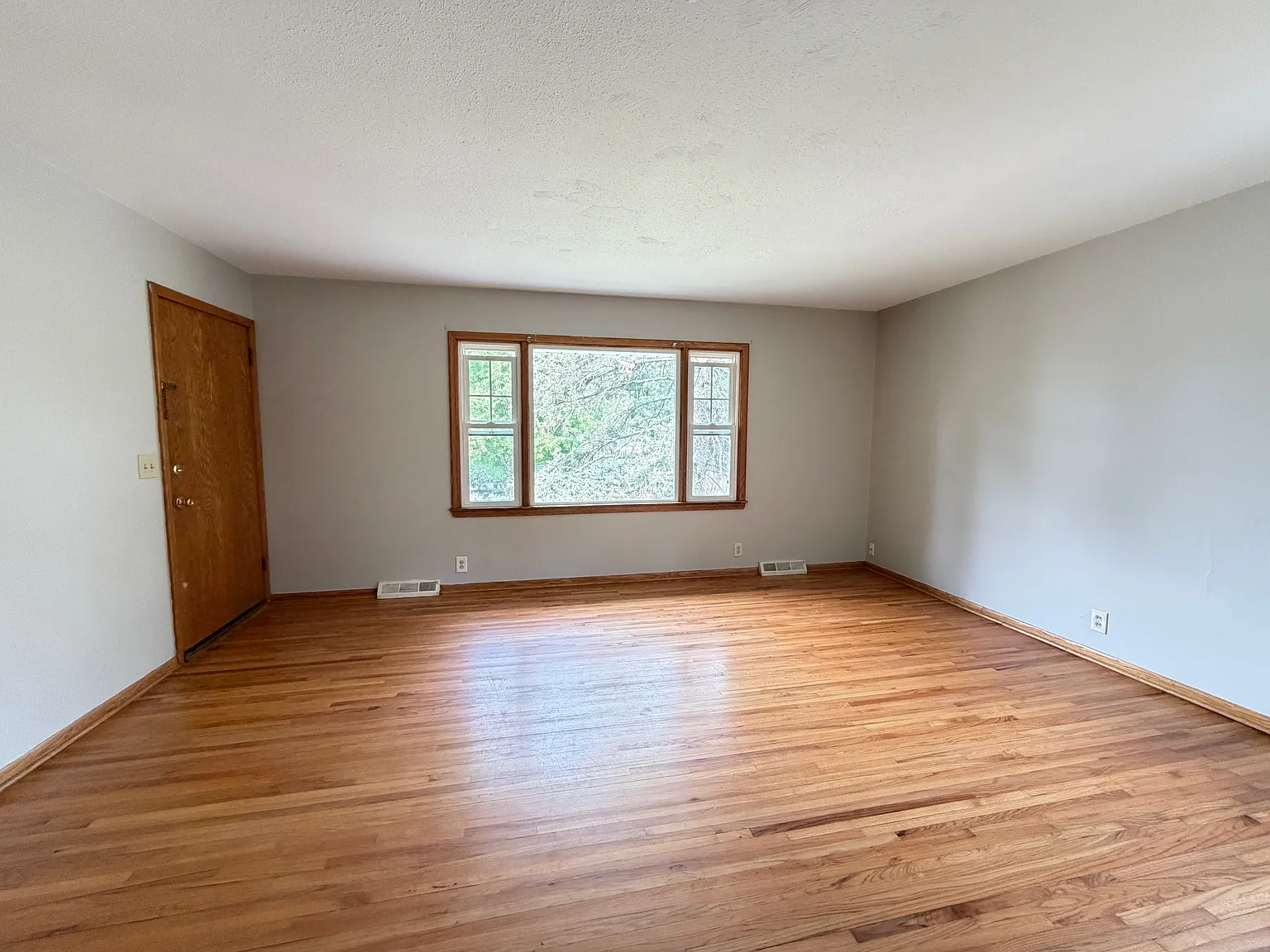 2 bed, 1075 sqft, $1,795 — Photo 4