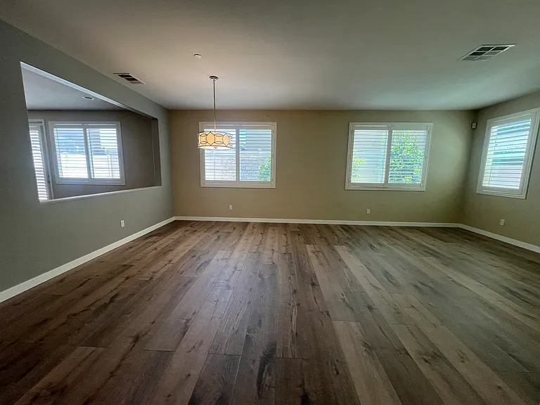 1338 Pyramid Peak St — Photo 23