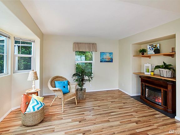 3rd image of 473 NE Eliason St