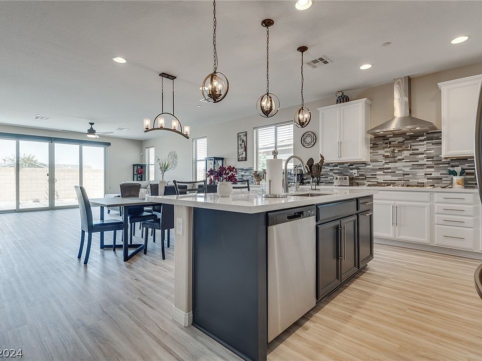 1st image of 340 Cadence Vista Dr