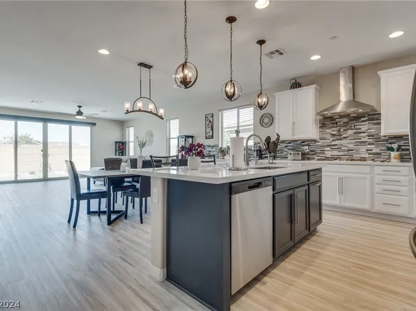 340 Cadence Vista Dr, Henderson, NV 89011