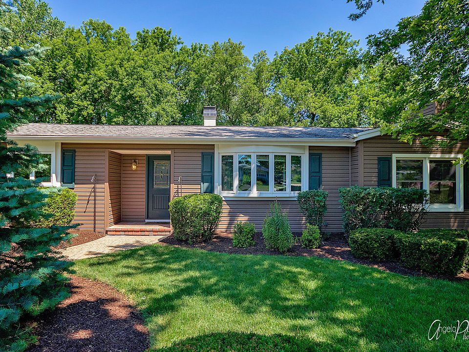 1012 Hayden Dr, McHenry, IL 60051 Zillow
