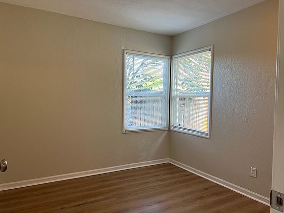 5th image of 15968 Carolyn St