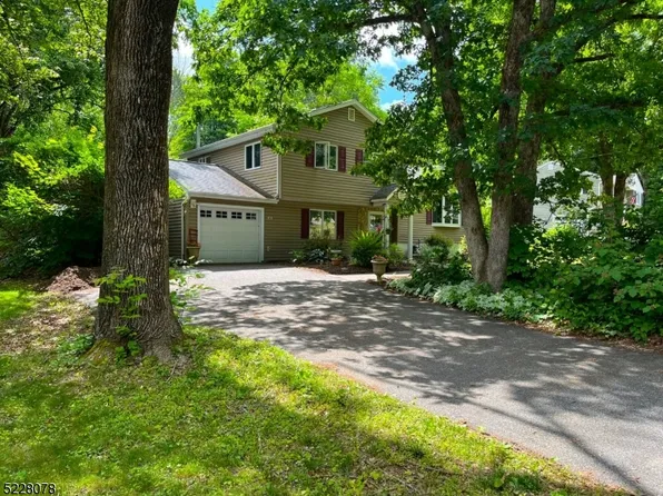 34 Bergen Dr, West Milford Twp., NJ 07480