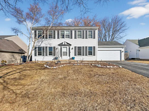 6230 Old Farm Ln, Gurnee, IL 60031