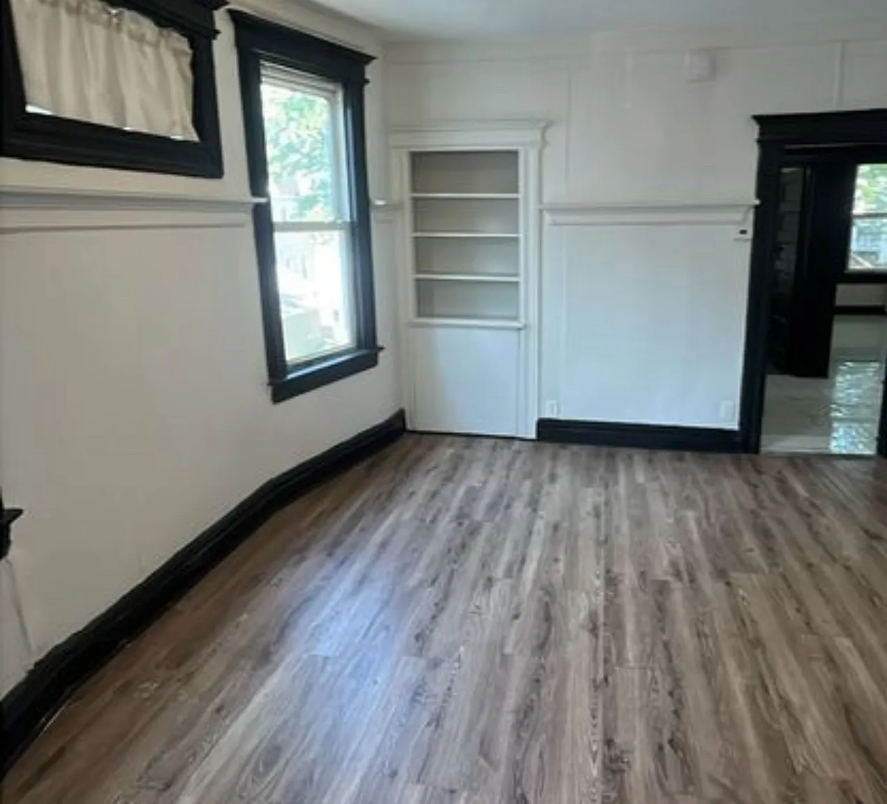 3 bed, $2,400 — Photo 3