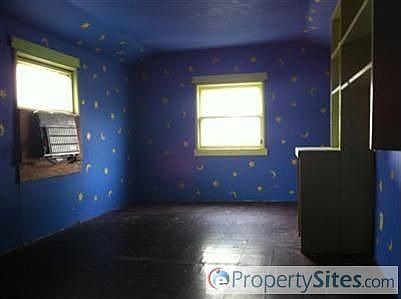 2nd image of 4850 E 4th St