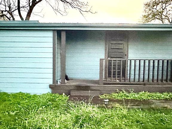 4th image of 414 Frydek Rd