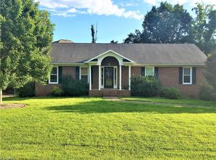 840 Newington Dr, Clemmons, NC 27012