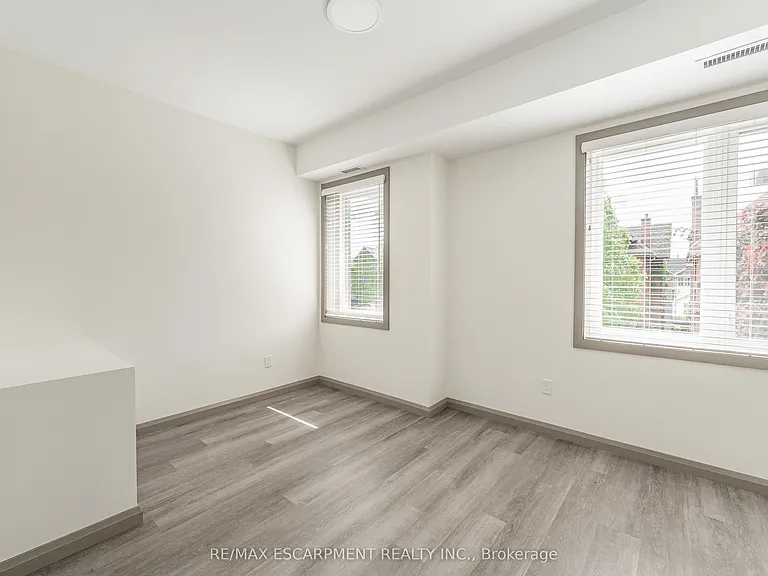 36 Grant Ave #1A — Photo 7