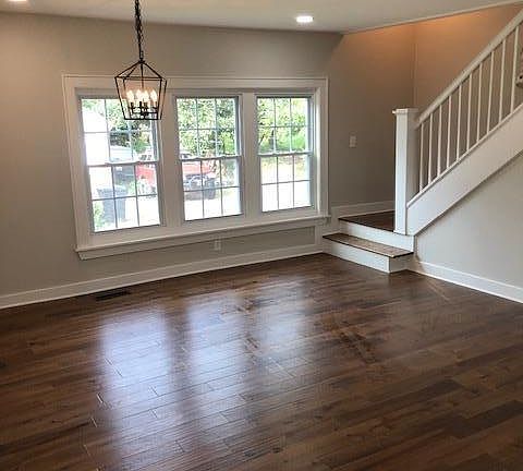 3rd image of 1801 Lenland Ave