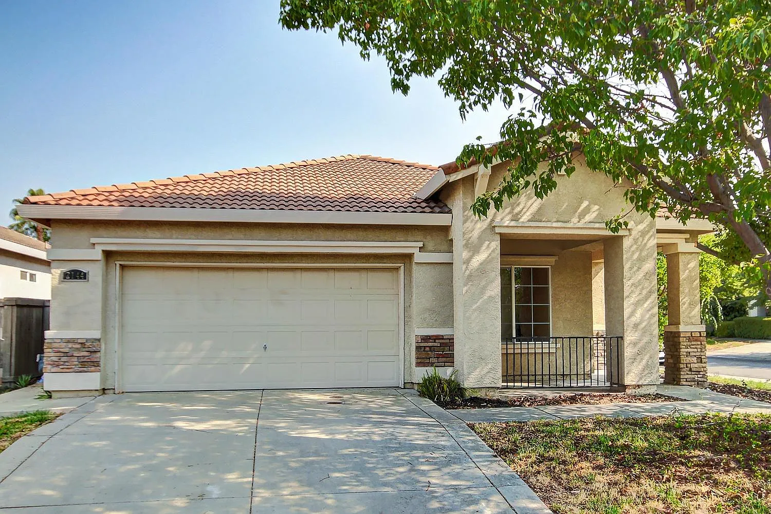 2144 Paul Courter Way photo 1