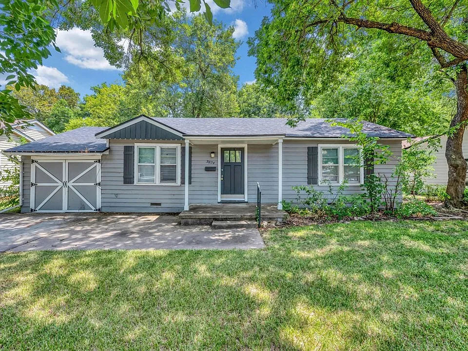 3824 James Ave