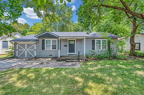 3824 James Ave Photo 1