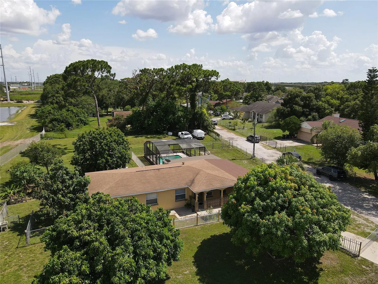 5 bed, 1426 sqft, $2,400 — Photo 1