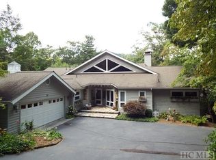 19 E Shore Dr, Lake Toxaway, NC 28747
