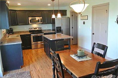 2nd image of 1316 Blackberry Way