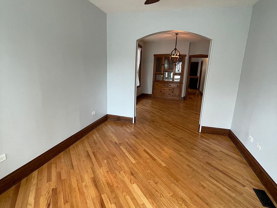 living room/dining room