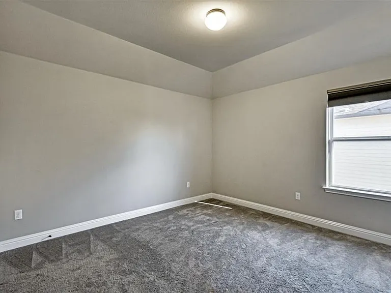 14924 Iveans Way — Photo 34