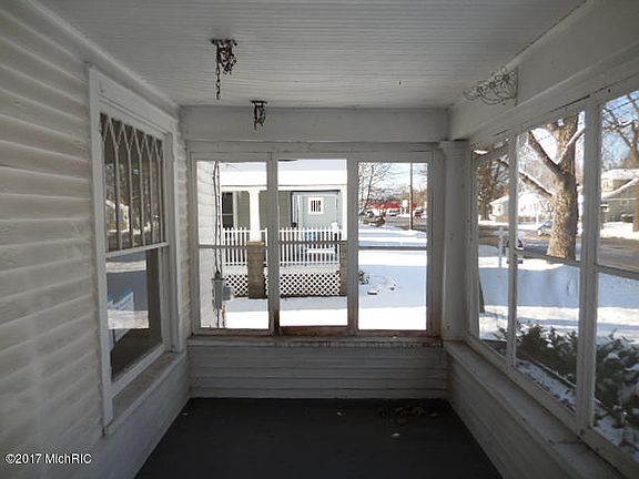 2nd image of 1234 E Cork St