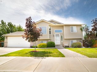 624 E Autumn Ave, Hermiston, OR 97838
