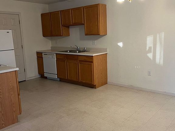 2nd image of 631 Scottsvale Dr APT C