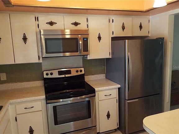 5th image of 1631 S Lake Ave APT 2