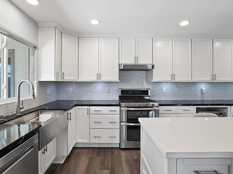 E Virginia Ave — Photo 17