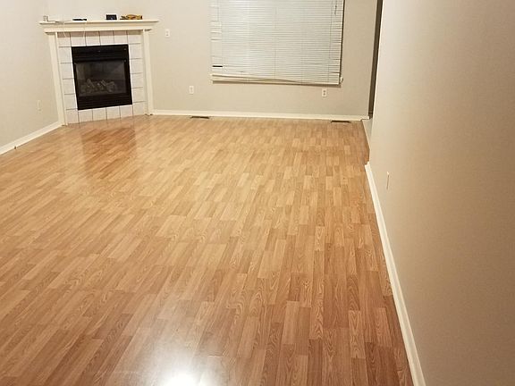 3rd image of 559 N Cottonwood Cir