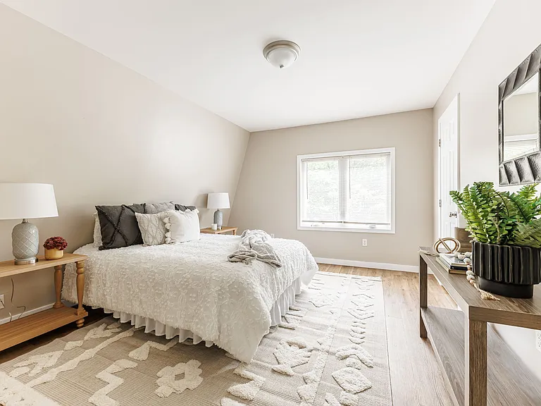 1239 S Plymouth Ave — Photo 18