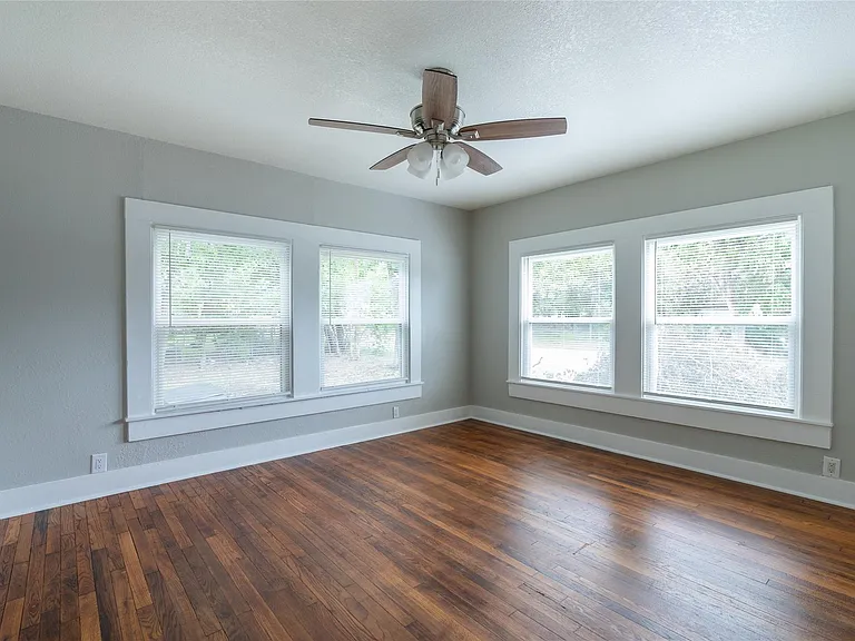 329 Flores St — Photo 18