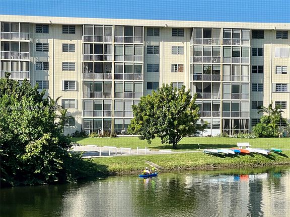 3rd image of 2855 Leonard Dr APT H202