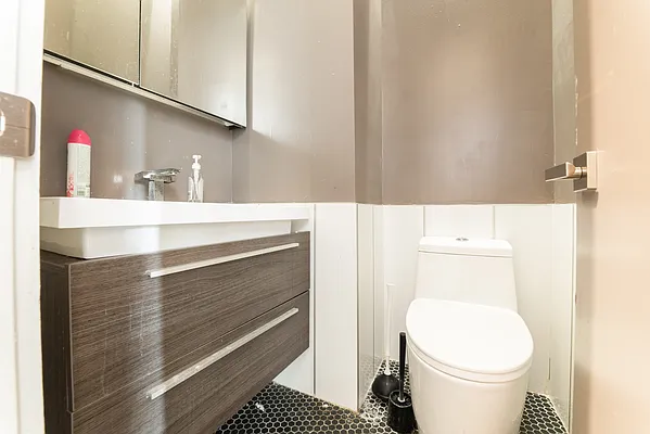 Rented by Jankos Group LLC | media 12