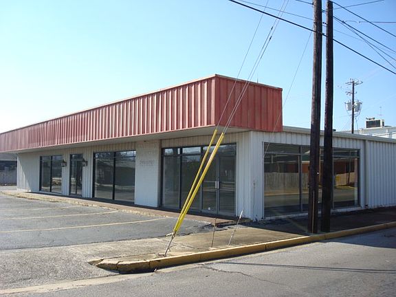 4th image of 1430 Wilmer Ave
