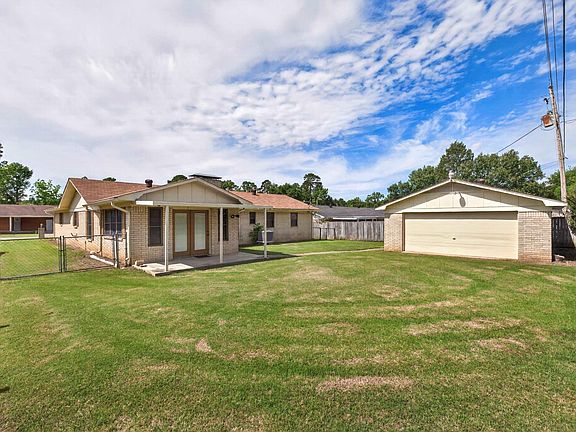 2nd image of 1338 Glenmere Cir