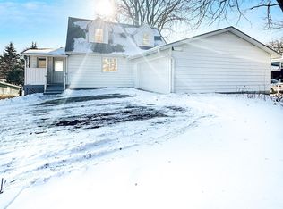 2688 Linwood Ave E, Maplewood, MN 55119