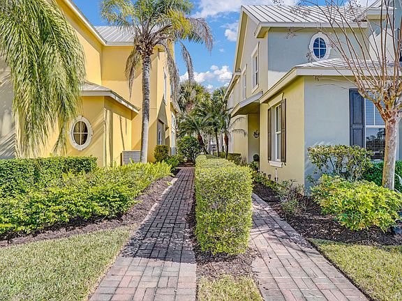 3rd image of 10484 SW Westlawn Boulevard