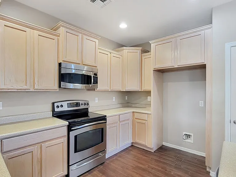 9037 W Plum Rd — Photo 6