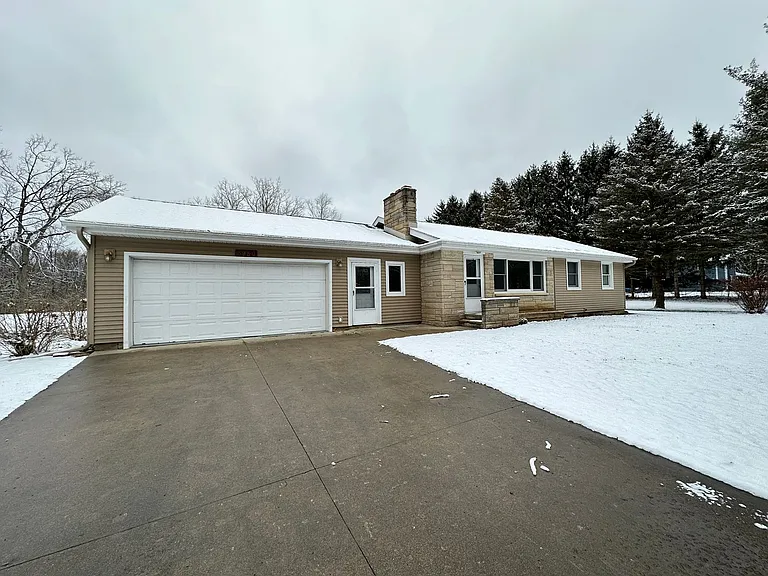 4950 Slayton Rd — Photo 1