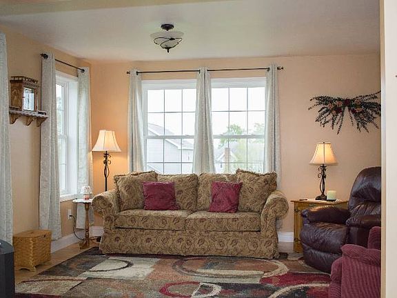 2nd image of 107 Overlook Dr