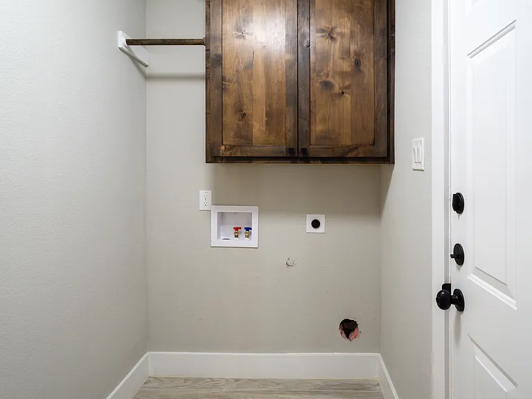 727 Gaylewood Dr — Photo 10
